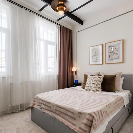 Flat 5 Min From Galata Tower Istiklal Av Apartment *